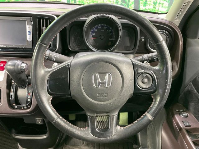 �y�����v�����X�e�A�����O�z�㎿�Ȋv���g�p���邱�ƂŁA��ɂ����������݂ƂĂ��^�]���₷���n���h���ł���