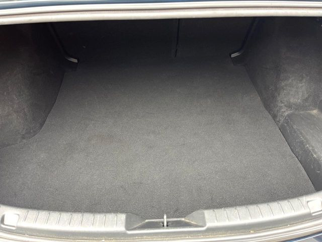 ���i�̂���������ʋ΁A���}���ɏ\���ȉ׎��X�y�[�X���m�ۂ��Ă���܂��B