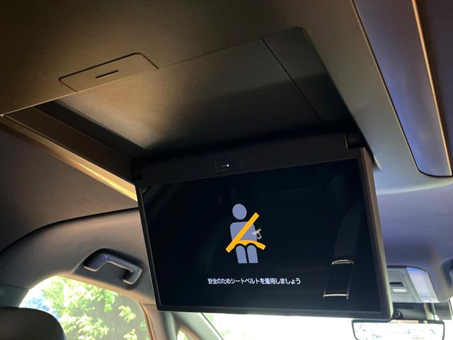 【フリップダウンモニター】家族や友人とお出かけする機会が多い方に大人気のフリップダウンモニター!大画面モニターで車内はエンタメ空間!退屈しがちな長距離ドライブも楽しい時間に変わります!