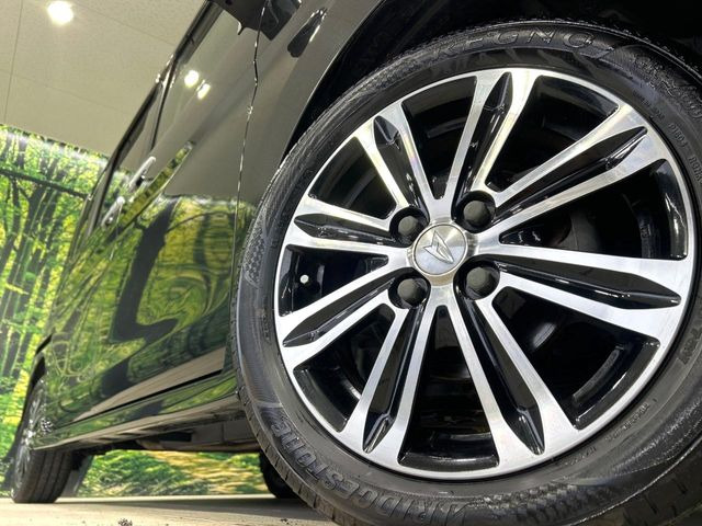 �y����15�C���`�A���~�z�C�[���z�O�ςɃ}�b�`���������A���~�z�C�[���𑕒����Ă���܂��B�e��ЊO�A���~�z�C�[����A�X�^�b�h���X�^�C�����戵�����Ă���܂��B���񂲑��k����������