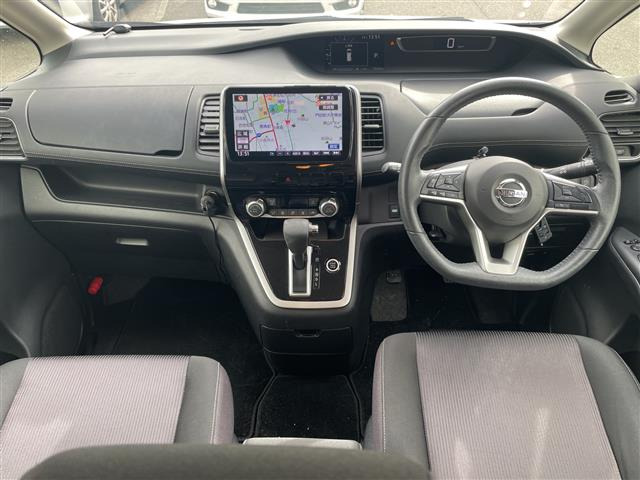 セレナ2.0 ハイウェイスターV Vセレクション 4WD