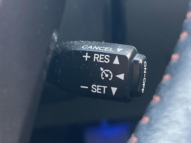 �y�N���[�Y�R���g���[���z�������H�����N���N���s�B�A�N�Z���𗣂��Ă���葬�x�ő��s���ł��A�������^�]���̕��S���y��!�����E�������ȒP�ȃX�C�b�`����Œ����ł��܂��B