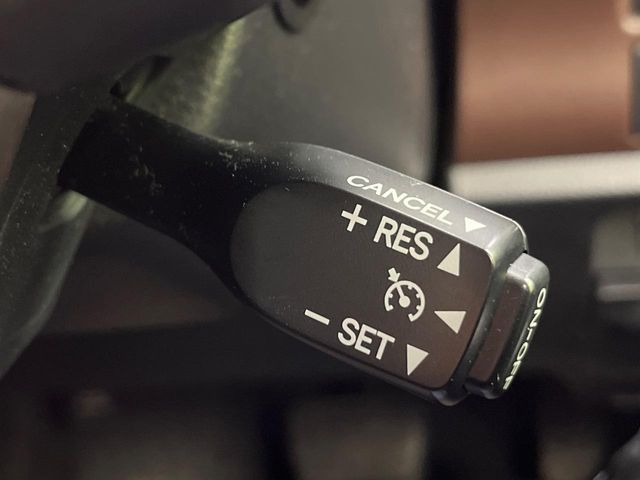 �y�N���[�Y�R���g���[���z�������H�����N���N���s�B�A�N�Z���𗣂��Ă���葬�x�ő��s���ł��A�������^�]���̕��S���y��!�����E�������ȒP�ȃX�C�b�`����Œ����ł��܂��B