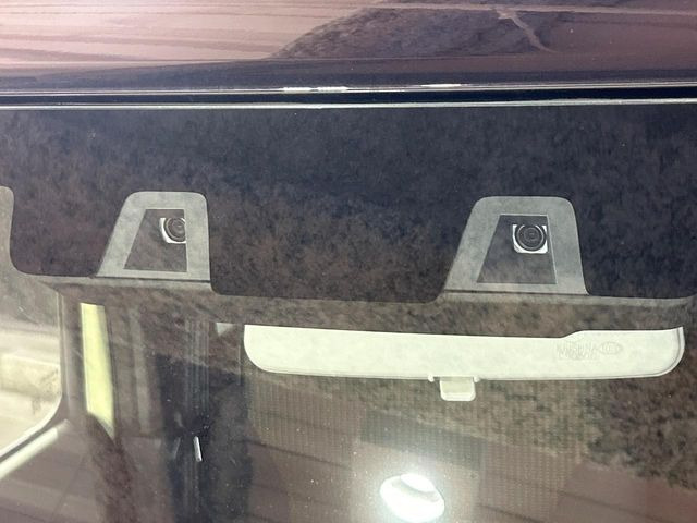 【スズキ セーフティサポート】走行中に前方の車両等を認識し、衝突しそうな時は警報とブレーキで衝突回避と被害軽減をアシスト。より安全にドライブをお楽しみいただけます。