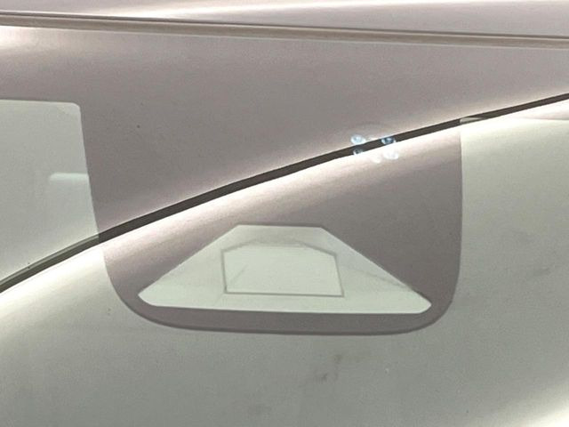 �y�z���_�Z���V���O�z���s���ɑO���̎ԗ�����F�����A�Փ˂������Ȏ��͌x��ƃu���[�L�ŏՓˉ���Ɣ�Q�y�����A�V�X�g�B�����S�Ƀh���C�u�����y���݂��������܂��B