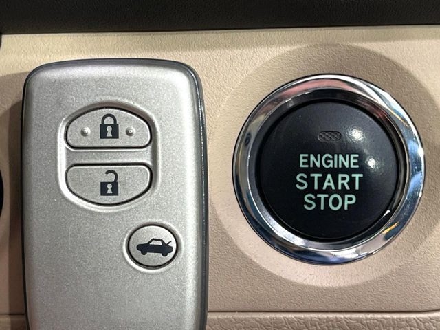 �y�X�}�[�g�L�[�z�J�o����|�P�b�g�ɓ��ꂽ�܂܂ł��h�A�̎{���E�������\�ȃX�}�[�g�L�[�𑕔��B�G���W���̃I���E�I�t�����J�M�����o���K�v����������Ƃ��Ă��֗��ł���