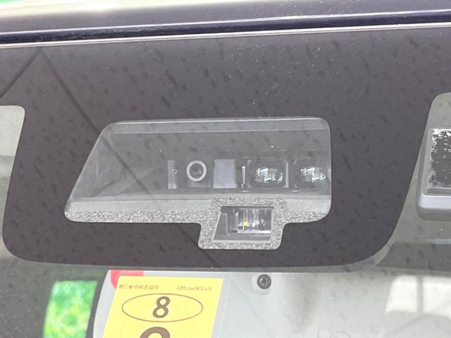 【スズキ セーフティサポート】走行中に前方の車両等を認識し、衝突しそうな時は警報とブレーキで衝突回避と被害軽減をアシスト。より安全にドライブをお楽しみいただけます。