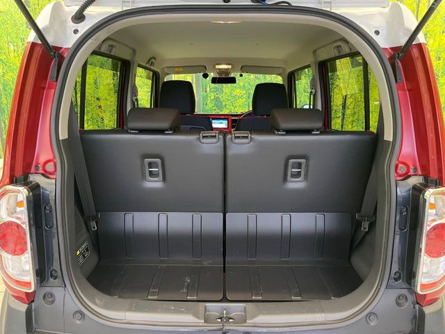 ���i�̂���������ʋ΁A���}���ɏ\���ȉ׎��X�y�[�X���m�ۂ��Ă���܂��B�Z�J���h�V�[�g��|���ƁA�傫�ȉו��̐ύڂ��\�ł���