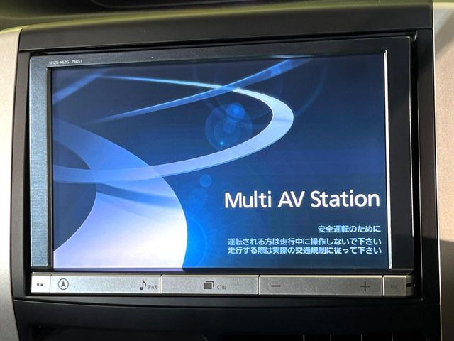 �y�����i�r�z�l�C�̏����i�r�𑕔����Ă���܂��B�i�r�̎g���₷���͂������A�I�[�f�B�I�@�\���[��!�L�����v�◷�s�͂������A�ʋ΂┃�����ȂǕ��i�̃h���C�u���y�����Ȃ�͂���