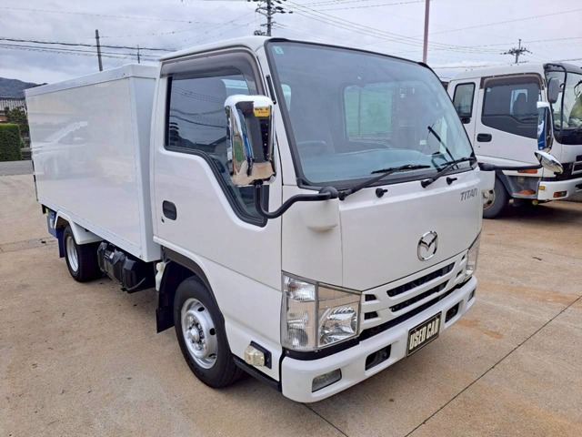 タイタン冷蔵冷凍車