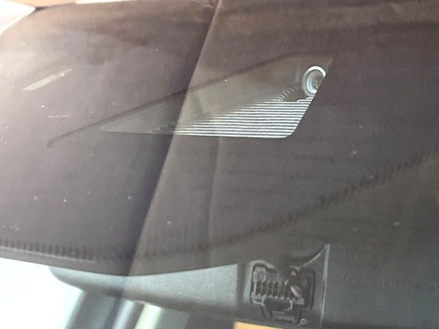 �y�X�}�[�g�V�e�B�u���[�L�T�|�[�g�z�ᑬ���s���ɑO���̎ԗ�����F�����A�Փ˂������Ȏ��͌x��ƃu���[�L�ŏՓˉ���Ɣ�Q�y�����A�V�X�g�B�����S�Ƀh���C�u�����y���݂��������܂��B