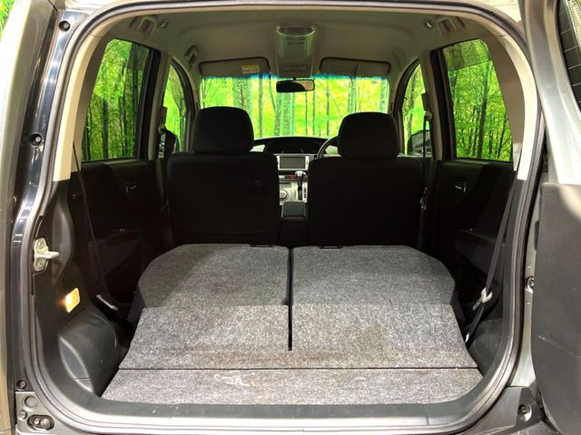 ���i�̂���������ʋ΁A���}���ɏ\���ȉ׎��X�y�[�X���m�ۂ��Ă���܂��B�Z�J���h�V�[�g��|���ƁA�傫�ȉו��̐ύڂ��\�ł���