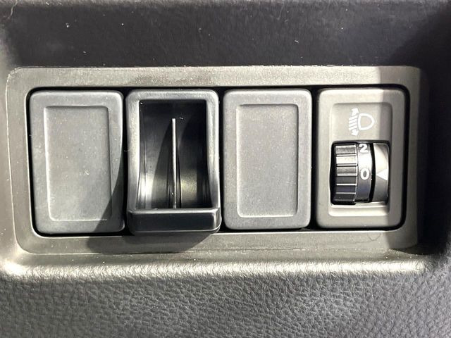 �w�b�h���C�g���x���C�U�[