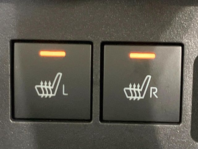 【シートヒーター】寒い日に重宝するシートヒーター!エアコンより早く温まってくれるので寒がりの人も安心ですね♪エアコンの温風は乾燥するから苦手、という方にもをおすすめです。