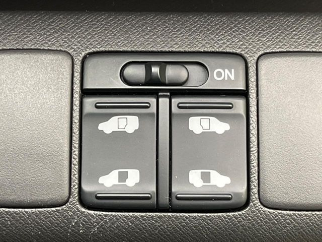 �y�����p���[�X���C�h�h�A�z�X�}�[�g�L�[��^�]�Ȃ̃X�C�b�`�Ō�ȗ����X���C�h�h�A�̊J���\���d��������͂����ăh�A���J����K�v�������A�����Ȃ��q�l�ł��ȒP�ɊJ���߂ł����K�ł���