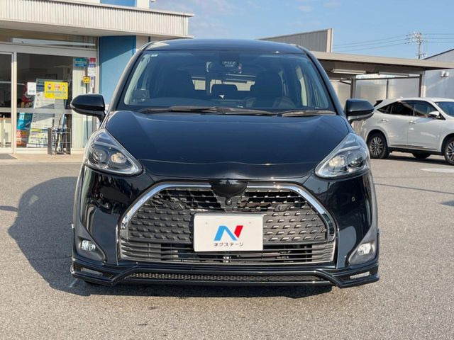 弊社では、全車『修復歴なし』のお車のみ取り扱っております。専任バイヤーによる厳選した仕入れの後、入庫後の車両チェックを行い、ネクステージが認定した高品質な中古車をご提供しております。