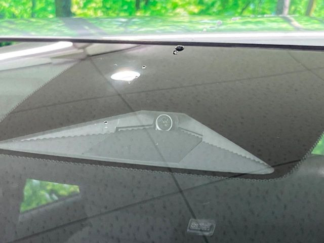 �y�z���_�Z���V���O�z���s���ɑO���̎ԗ�����F�����A�Փ˂������Ȏ��͌x��ƃu���[�L�ŏՓˉ���Ɣ�Q�y�����A�V�X�g�B�����S�Ƀh���C�u�����y���݂��������܂��B