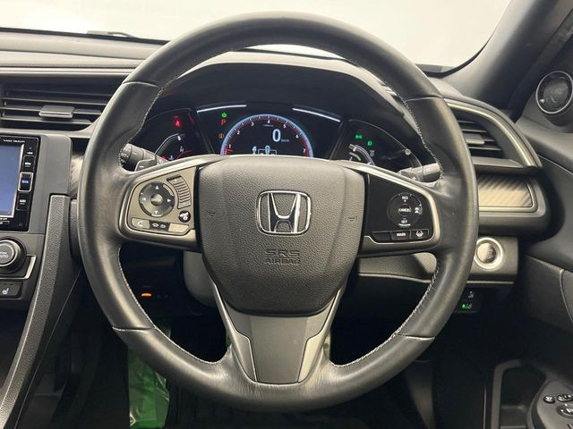 �y�����v�����X�e�A�����O�z�㎿�Ȋv���g�p���邱�ƂŁA��ɂ����������݂ƂĂ��^�]���₷���n���h���ł���