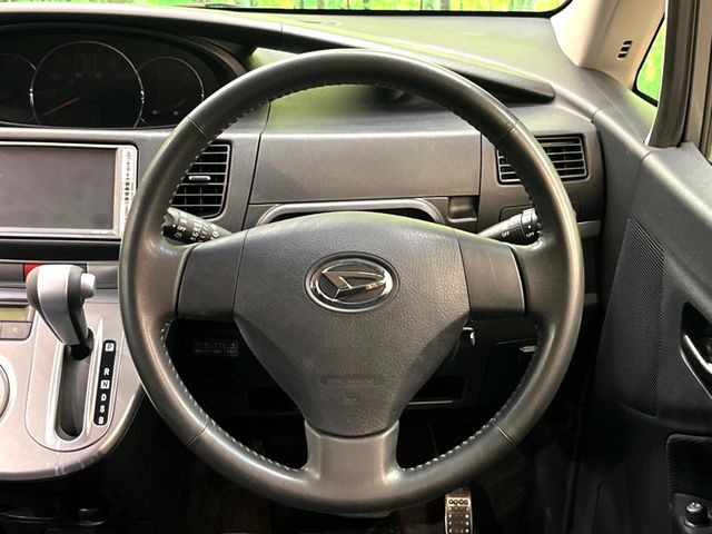 �y�����v�����X�e�A�����O�z�㎿�Ȋv���g�p���邱�ƂŁA��ɂ����������݂ƂĂ��^�]���₷���n���h���ł���