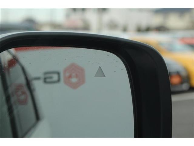 こだわりがあってなかなか気に入ったお車がないそこのお客様!全国のオークションからピッタリの1台を探すことが可能です。ぜひ一度お問い合わせください。