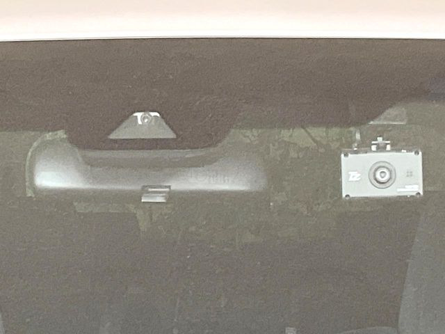 �y�g���^�Z�[�t�e�B�Z���X�z���s���ɑO���̎ԗ�����F�����A�Փ˂������Ȏ��͌x��ƃu���[�L�ŏՓˉ���Ɣ�Q�y�����A�V�X�g�B�����S�Ƀh���C�u�����y���݂��������܂��B