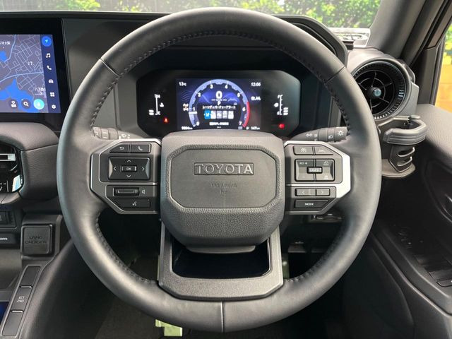 �y�����v�����X�e�A�����O�z�㎿�Ȋv���g�p���邱�ƂŁA��ɂ����������݂ƂĂ��^�]���₷���n���h���ł���