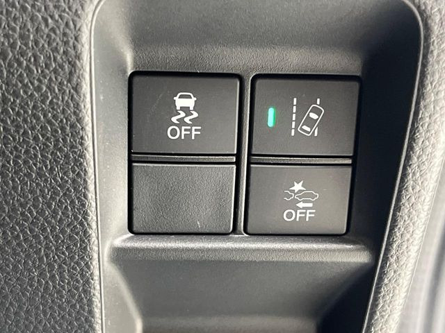 �y�z���_�Z���V���O�z���s���ɑO���̎ԗ�����F�����A�Փ˂������Ȏ��͌x��ƃu���[�L�ŏՓˉ���Ɣ�Q�y�����A�V�X�g�B�����S�Ƀh���C�u�����y���݂��������܂��B