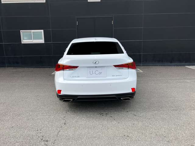 IS200t Fスポーツ