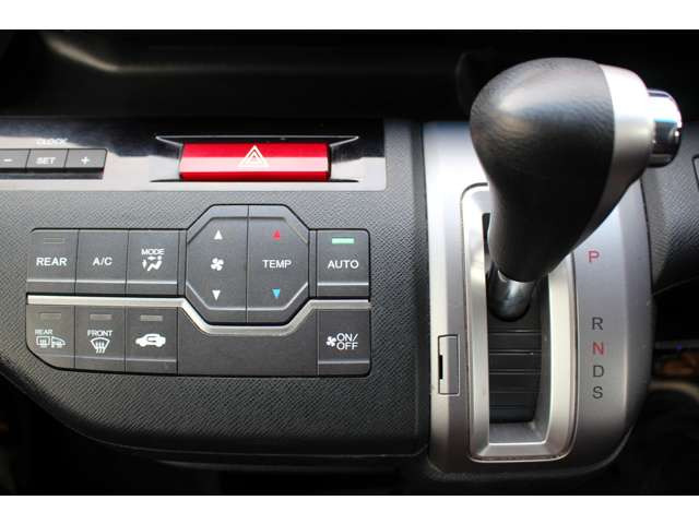 �I�[�g�G�A�R��