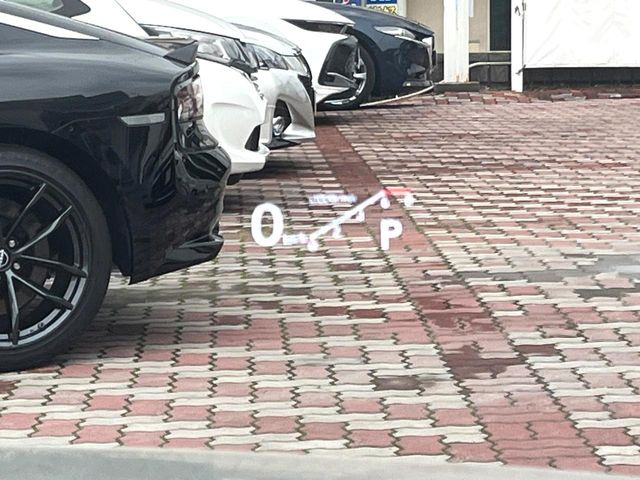 �y�J���[�w�b�h�A�b�v�f�B�X�v���C�z���݂̑��x�⑖�s�����f�W�^���\���ŉ^�]�ȑO���̃K���X�ɓ��e!�J���[�t���Ŏ��F���������A�^�]���ڐ������炳���K�v�ȏ����m�F�ł���̂łƂ��Ă��֗��ň��S!