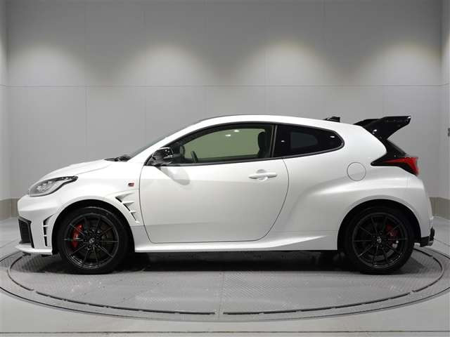 GRヤリス1.6 RZ ハイ パフォーマンス + エアロ パフォーマンス パッケージ GR-DAT 4WD