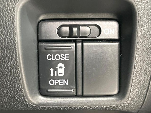 �y�p���[�X���C�h�h�A�z�X�}�[�g�L�[��^�]�Ȃ̃X�C�b�`�ŃX���C�h�h�A�̊J���\���d��������͂����ăh�A���J����K�v�������A���������q�l�ł��A�d���ו��������Ă��鎞�����N�ɊJ���߂ł��܂���