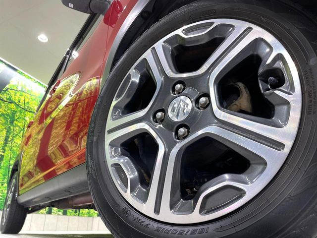 �y����15�C���`�A���~�z�C�[���z�O�ςɃ}�b�`���������A���~�z�C�[���𑕒����Ă���܂��B�e��ЊO�A���~�z�C�[����A�X�^�b�h���X�^�C�����戵�����Ă���܂��B���񂲑��k����������