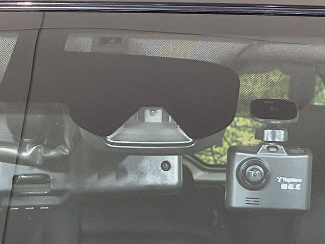 �y�G�}�[�W�F���V�[�u���[�L�z���s���ɑO���̎ԗ�����F�����A�Փ˂������Ȏ��͌x��ƃu���[�L�ŏՓˉ���Ɣ�Q�y�����A�V�X�g�B�����S�Ƀh���C�u�����y���݂��������܂��B