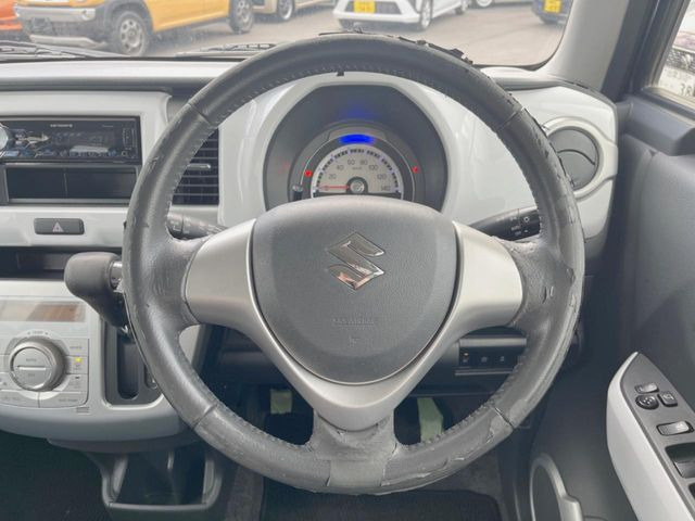 �y�����v�����X�e�A�����O�z�㎿�Ȋv���g�p���邱�ƂŁA��ɂ����������݂ƂĂ��^�]���₷���n���h���ł���