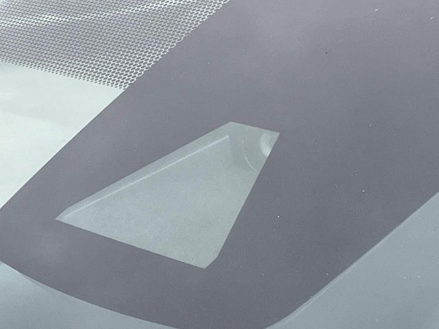 【トヨタセーフティセンス】走行中に前方の車両等を認識し、衝突しそうな時は警報とブレーキで衝突回避と被害軽減をアシスト。より安全にドライブをお楽しみいただけます。