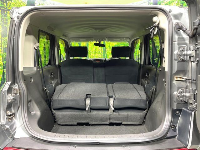 ���i�̂���������ʋ΁A���}���ɏ\���ȉ׎��X�y�[�X���m�ۂ��Ă���܂��B�Z�J���h�V�[�g��|���ƁA�傫�ȉו��̐ύڂ��\�ł���