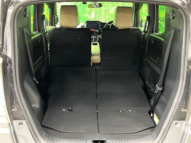 ���i�̂���������ʋ΁A���}���ɏ\���ȉ׎��X�y�[�X���m�ۂ��Ă���܂��B�Z�J���h�V�[�g��|���ƁA�傫�ȉו��̐ύڂ��\�ł���