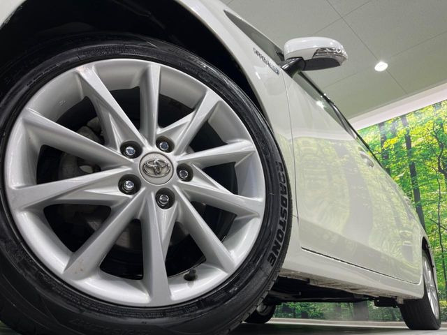 【純正17インチアルミホイール】外観にマッチした純正アルミホイールを装着しております。各種社外アルミホイールや、スタッドレスタイヤも取扱いしております。是非ご相談ください♪