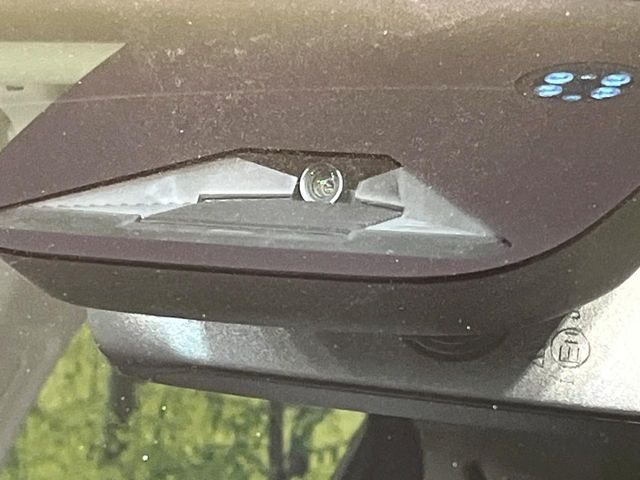 �y�z���_�Z���V���O�z���s���ɑO���̎ԗ�����F�����A�Փ˂������Ȏ��͌x��ƃu���[�L�ŏՓˉ���Ɣ�Q�y�����A�V�X�g�B�����S�Ƀh���C�u�����y���݂��������܂��B