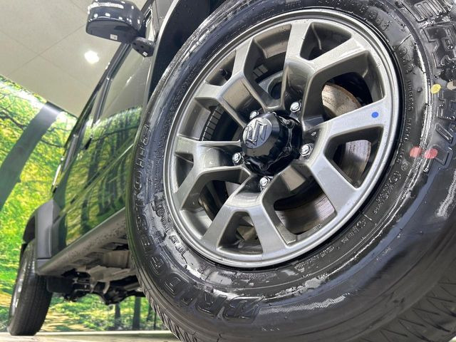 �y15�C���`�A���~�z�C�[���z�O�ςɃ}�b�`�����A���~�z�C�[���𑕒����Ă���܂��B�e��A���~�z�C�[����A�X�^�b�h���X�^�C�����戵�����Ă���܂��B���񂲑��k����������