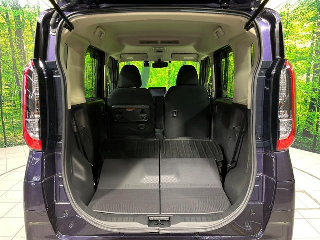 ���i�̂���������ʋ΁A���}���ɏ\���ȉ׎��X�y�[�X���m�ۂ��Ă���܂��B�Z�J���h�V�[�g��|���ƁA�傫�ȉו��̐ύڂ��\�ł���