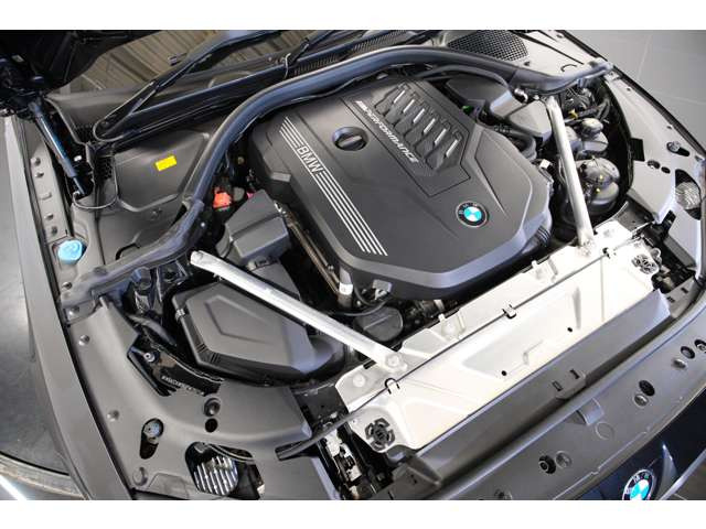 3.0L ����6�C��DOHC�^�[�{�A387ps/51.0kgm�A�S��&times;�S��&times;�S��mm 4785&times;1850&times;1450mm�A�ԗ��d�� 1840kg
