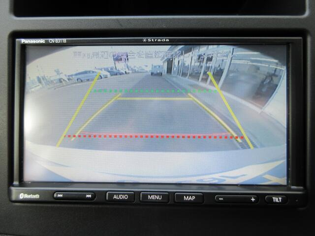 �o�b�N�J�����𑕔����Ă���܂��B���Ԏ��ɑ�ϖ𗧂��܂����^�]�����ȕ��̖����ɂȂ��Ă���܂��B