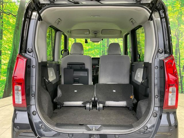 ���i�̂���������ʋ΁A���}���ɏ\���ȉ׎��X�y�[�X���m�ۂ��Ă���܂��B�Z�J���h�V�[�g��|���ƁA�傫�ȉו��̐ύڂ��\�ł���