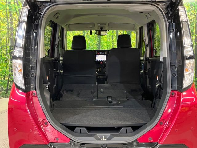 ���i�̂���������ʋ΁A���}���ɏ\���ȉ׎��X�y�[�X���m�ۂ��Ă���܂��B�Z�J���h�V�[�g��|���ƁA�傫�ȉו��̐ύڂ��\�ł���