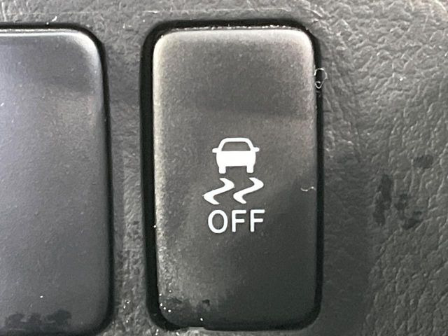 �y������h�~���u�z�ԗ��̉���������m����ƁA�����I�Ɏԗ��̐i�s������ۂ悤�Ɏԗ��𐧌䂵�܂��B�J�̓��ȂǊ���₷���H�ʏ󋵂ł����S�ȉ^�]���\�ł��B