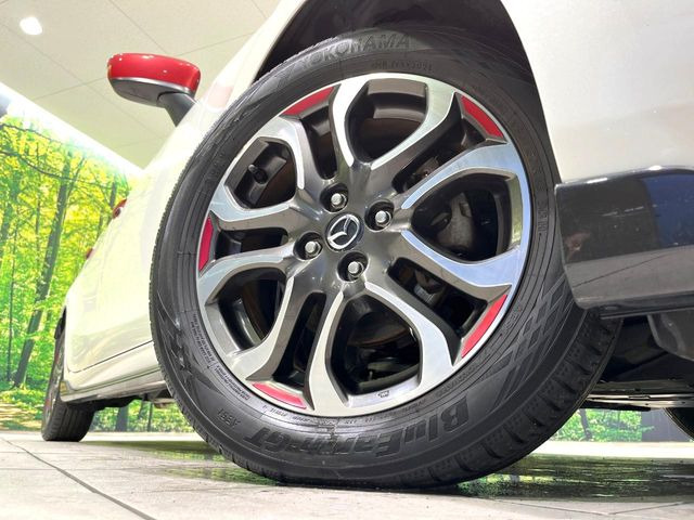 �y����16�C���`�A���~�z�C�[���z�O�ςɃ}�b�`���������A���~�z�C�[���𑕒����Ă���܂��B�e��ЊO�A���~�z�C�[����A�X�^�b�h���X�^�C�����戵�����Ă���܂��B���񂲑��k����������