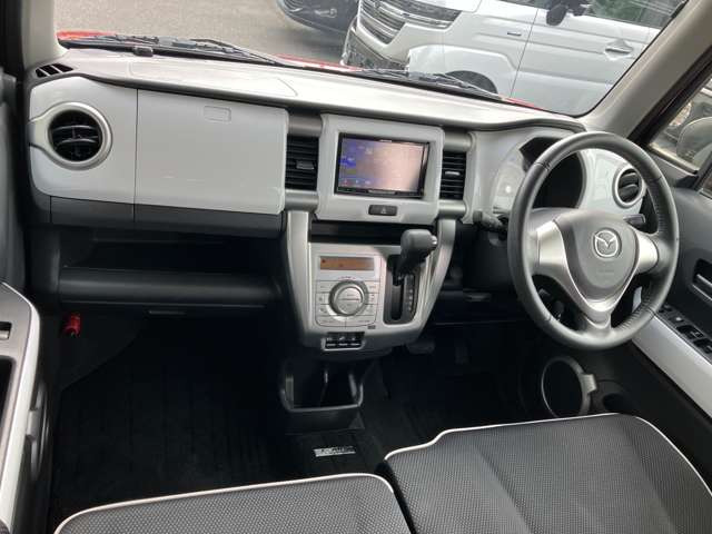 ���Ӓ菑�t���ň��S����O�ҋ@��(JAAA���{�����ԊӒ苦��)�̃v���Ӓ�m�ɂ���Ď��q��Ԃׂ̍��ȕ����܂ŊӒ���s�Ȃ��Ă��܂�!���ÎԂ̕s��������������S�ł��܂���!