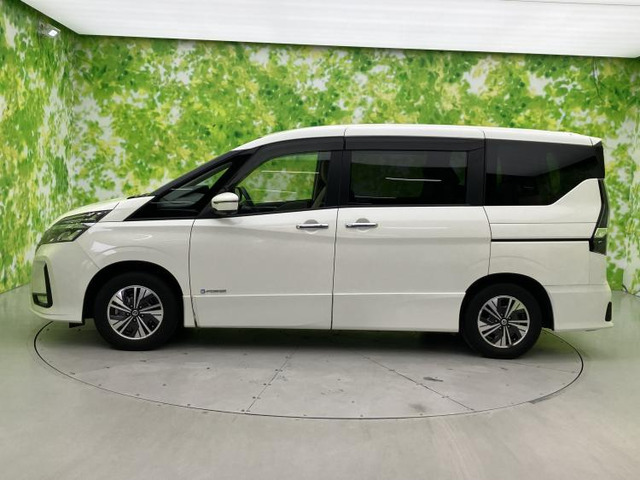 セレナ1.2 e-POWER ハイウェイスターV